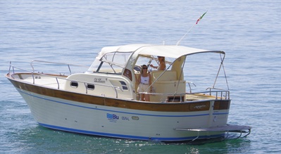 Di Luccia 9 Boat